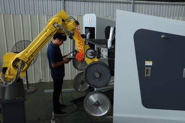 Chiny Automatyczne urządzenia do polerowania stali nierdzewnej dla przemysłu motoryzacyjnego dostawca